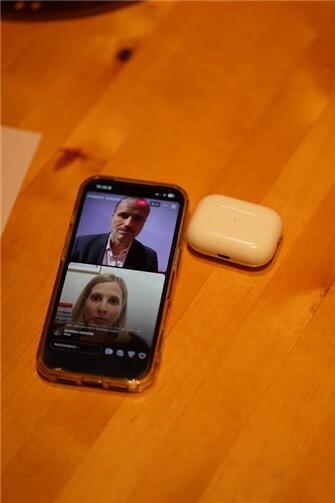 Clemens Hoch, MdL und Verena Hubertz, Bundesministerin während des Instalive.Foto: Wahlkreisbüro (Benjamin Kastner).