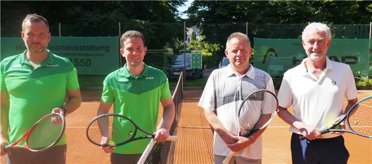 Clubmeister im Herren Doppel wurde zum ersten Mal das Duo Christoph Manderbach und Andé Seliger. V.li. Christoph Manderbach/André Seliger –Berthold Schwarz/Christoph Hilpisch.