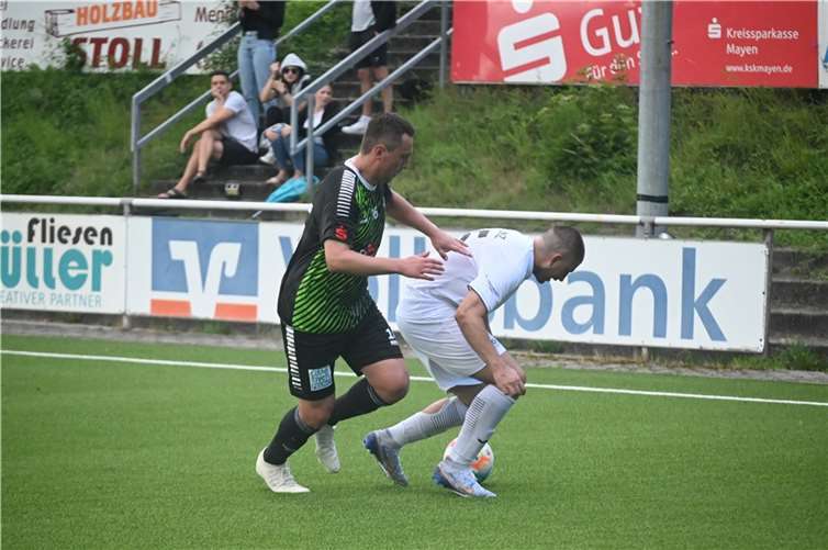 Co-Trainer Damir Mrkalj (links) soll in der Defensive für die nötige Stabillität sorgen.  Foto: SK