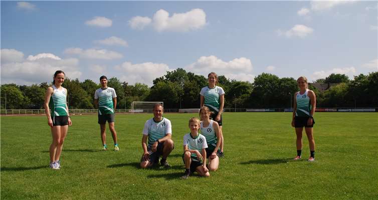 Coach Frank Hahn (dritter von links) und die Läufer. Foto: privat