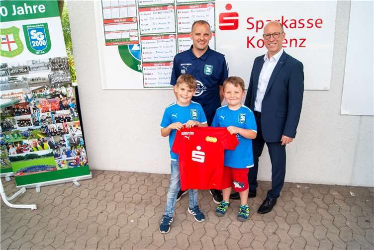 Coach Ronnie Barth und seine F2 Jungs freuen sich über das Los Südkorea.  Fotos: privat