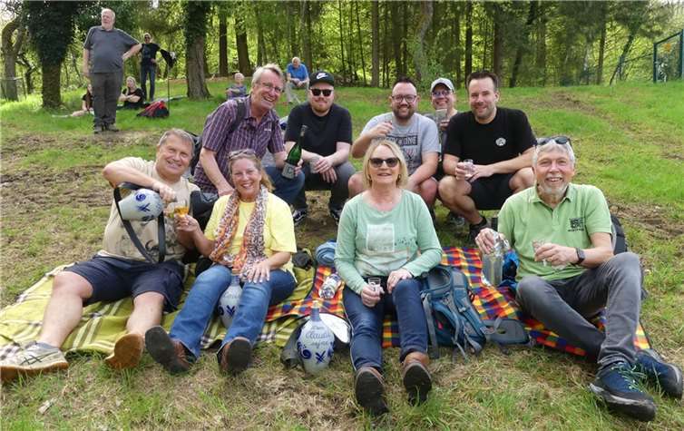 Cochems höchster Feiertag wurde einmal mehr auf der Knippwiese mit „Bummes“ und Vesper gemeinsam gefeiert. Foto: TE