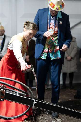 Confluentia Kim und Prof. Dr. Karl Stoffel (Präsident der Hochschule Koblenz) bei der feierlichen Wagentaufe.