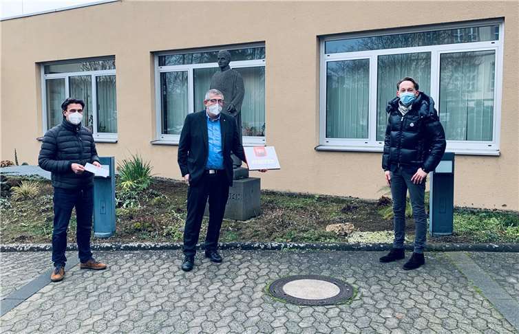 Cornelia Kaltenborn, Geschäftsführerin des St. Nikolaus-Stiftshospital“ und „Pascal Nachtsheim und Hausoberer Frank Mertes (Barmherzige Brüder Saffig).Quelle: Büro von Marc Ruland