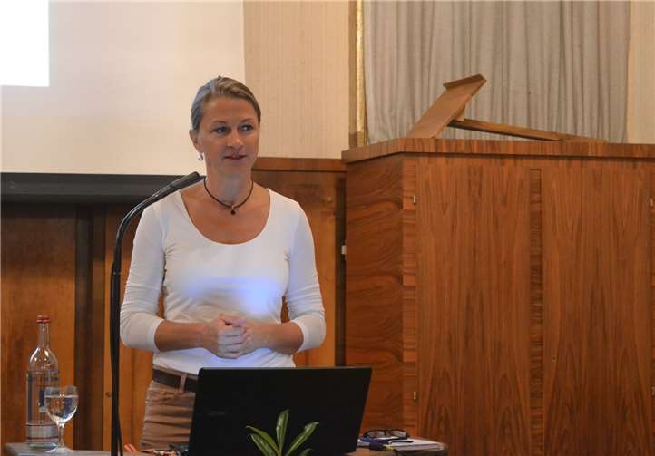 Cornelia Stolze erklärte, wie sich Fehldiagnosen bei Demenz verhindern lassen. E. T. Müller