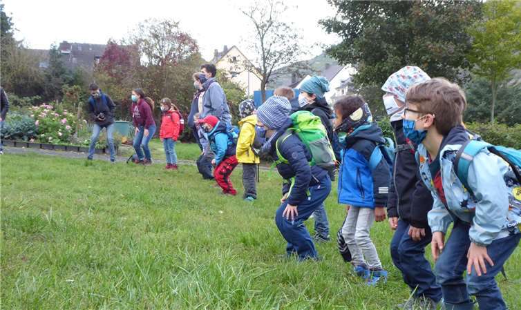 Corona-konform wurden die Pfadfinder von der Stammesführung begrüßt und konnten es kaum abwarten zu starten.Fotos: Dieblicher Pfadfinder