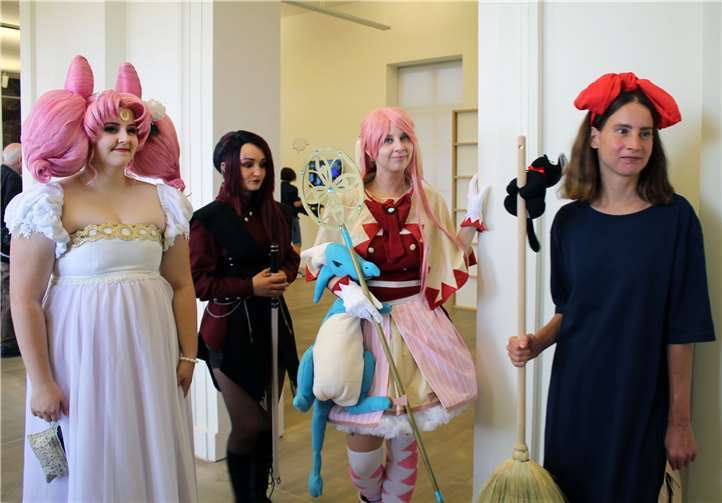 Cosplayer, links Chibiusa und in der Mitte Magical Girl Seven, ein Charakter, entworfen von der Zeichnerin Pummelpanda. HG