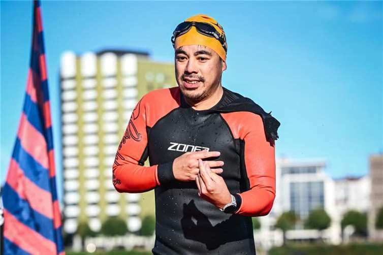 Cuong Tran beim Köln– riathlon über die Mittelinstanz am Start , mal eine willkommene Abwechslung zum Laufen.  Foto: HSC Gamlen