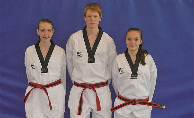 DAN-Prüfung bestanden haben v.l. Karthrin, Matthias und Francesca. privat