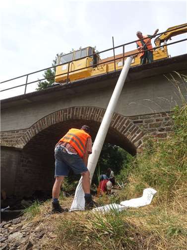 DIe Brückensanierung in Hunsdorf.  Foto: Brexbachtalbahnverein