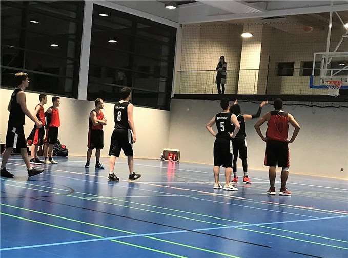 DJK Bendorf in schwarz und BBV Lahnstein in rot.Privat