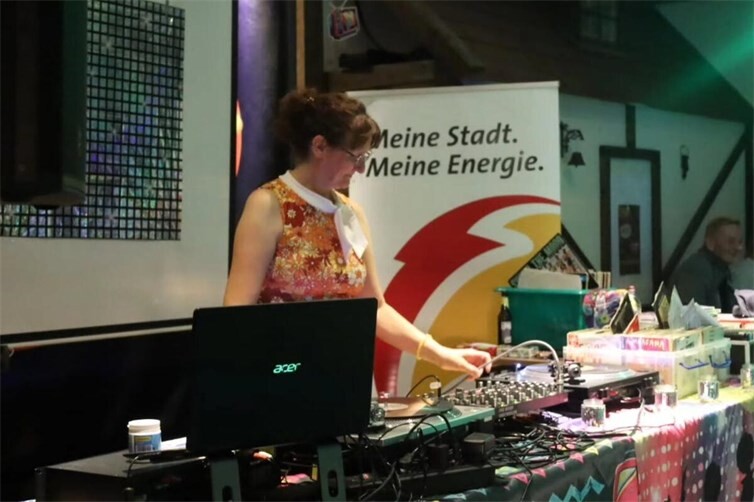 DJane Claudia in ihrem Element
