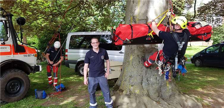DRK Ausbildungsleiter Benedikt Steinbach und die DRK-Bergwacht Ettringen präsentierten sich in Bendorf. Bernhard Schneider