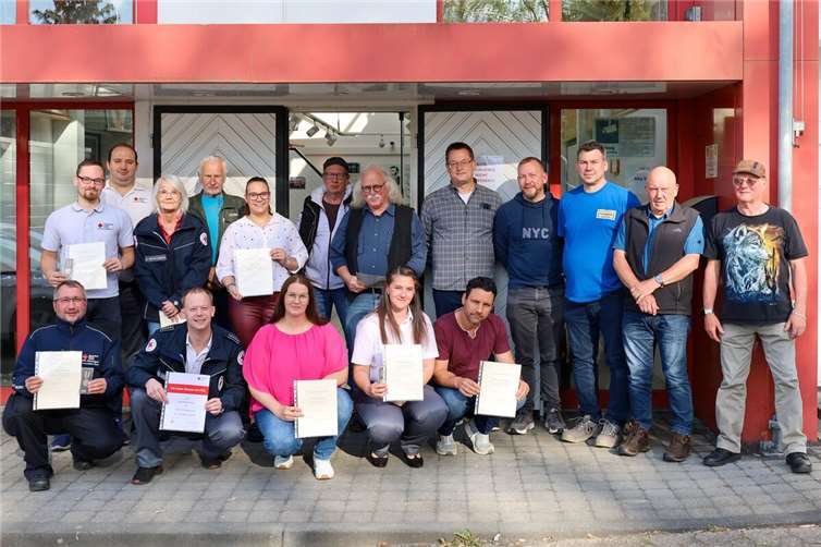 DRK Remagen würdigt langjähriges Engagement und Lebensrettung. Foto: DRK Remagen