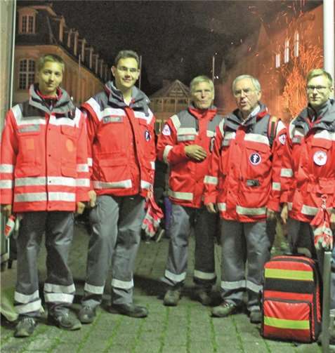 DRKler beim Umzug in Vallendar. DRK Niederwerth