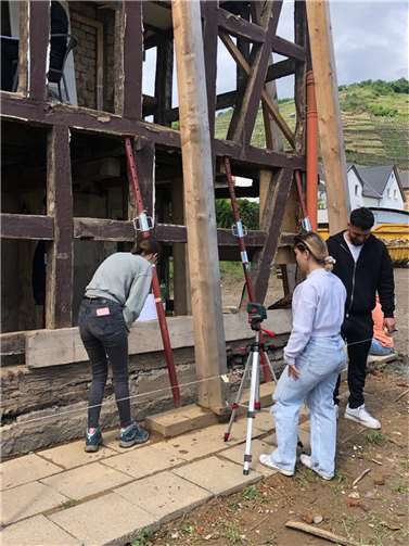 Da der Verein Historisches Ahrtal e.V. einige historische Gebäude beim Wiederaufbau betreut, war es kein Problem geeignete Gebäude zu finden. Foto: privat
