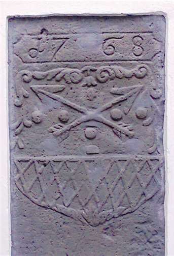 Da diese Kugeln die Gemeinden des „Breisiger Ländchens“ symbolisieren sollen, könnte hier nur eine unterschiedliche Zählweise vorliegen, so zum Beispiel mit oder ohne Thal Rheineck und/oder Zusammenfassung der beiden geteilten Orte Nieder- und Oberbreisig bzw. Nieder- und Oberlützingen.