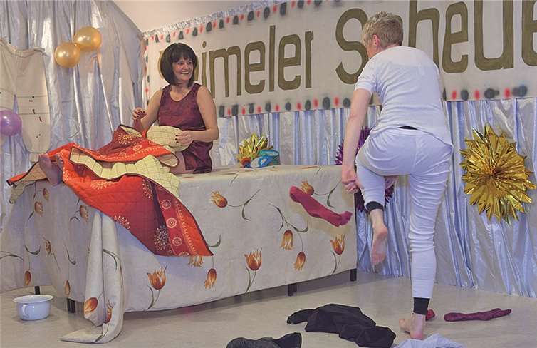 Da hat es ein Liebhaber ganz eilig ins Bett zu kommen.