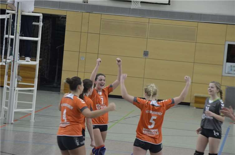 Da kommt Freude auf: Die Volleyballerinnen des FC Wierschem bezwangen auch den TV Rohrbach.privat