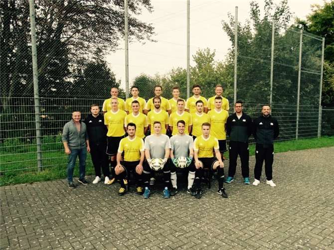 Da kommt Urlaubsstimmung auf! Die neuen Trikots der SG Eich/Nickenich/Kell.privat