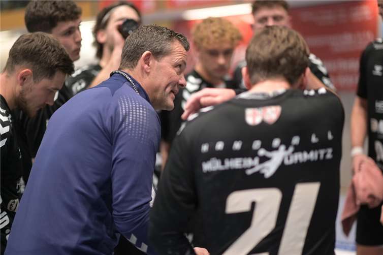 Da nutzte auch die Ansage von Trainer Hilmar Bjarnason nichts gegen den überlegenen HV Vallendar. Foto: Bernd Hunder