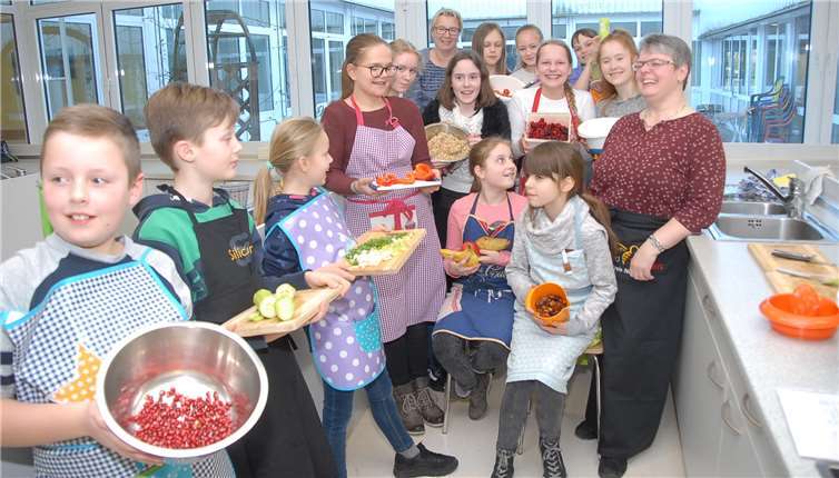 Da soll sich niemand wundern, wenn diese 14 jugendlichenHobbysportler in der kommenden Saison bessere Ergebnisse erzielen:Bei den Landfrauen lernten sie, wie sie sich gesund und leistungssteigernd ernähren können.