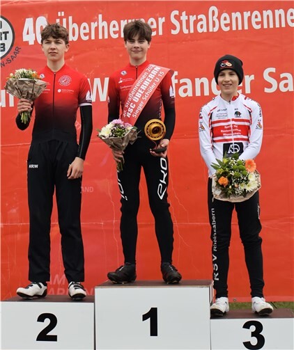 Daan Ensenbach siegt vor Valentino Zandegiacomo de Lugan (RSC)und Linus Sturm (RSV Rheinzabern).  Fotos: Lara Ensenbach