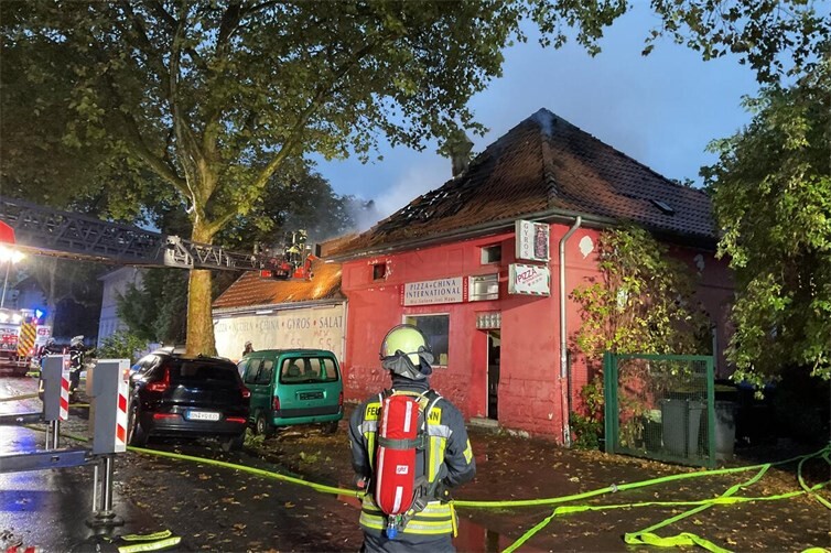 Dachstuhlbrand in Friesdorf.