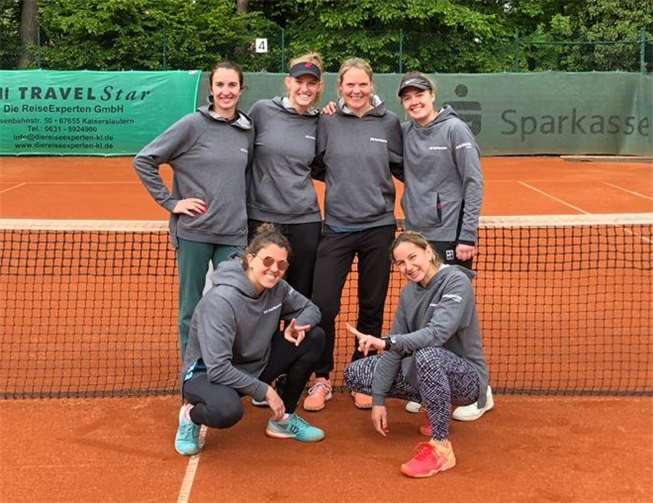 Damen 1: Stehend (v. l.): Alexandra Rey, Fabi Schmidt, Kathi Prouvost, Lili Danajlovski, Kniend: Lena Lindner, Ani Amiraghyan.Foto: privat