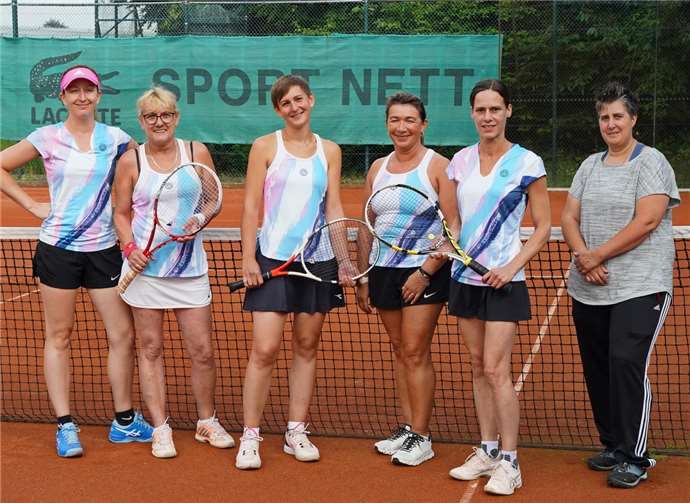 Damen 30 mit positiver Bilanz (v.l.n.r.): Katja Schlesiger, Monika Schneider, Nora Kästner, Petra Franken, Silke Großgart und Mannschaftsführerin Yvonne Assenmacher.Foto: TC Grafschaft