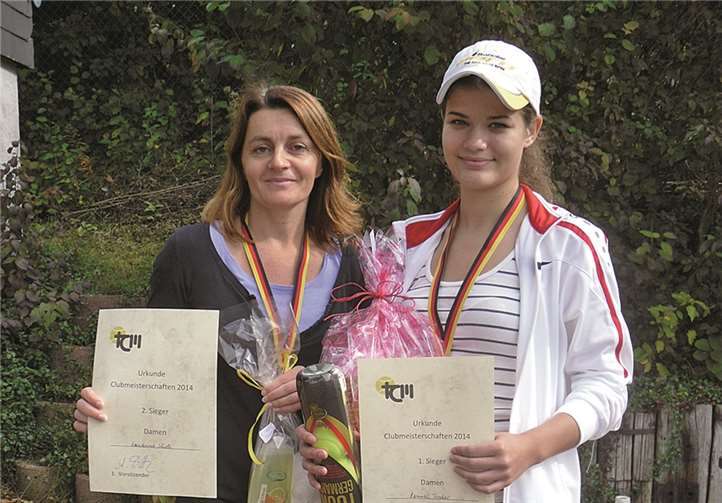 Damen: Siegerin Hannah Fischer (rechts), 2. Siegerin Sandrine Scholl.