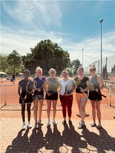 Damen spielten 1A in der A Klasse.  Fotos: BTV81