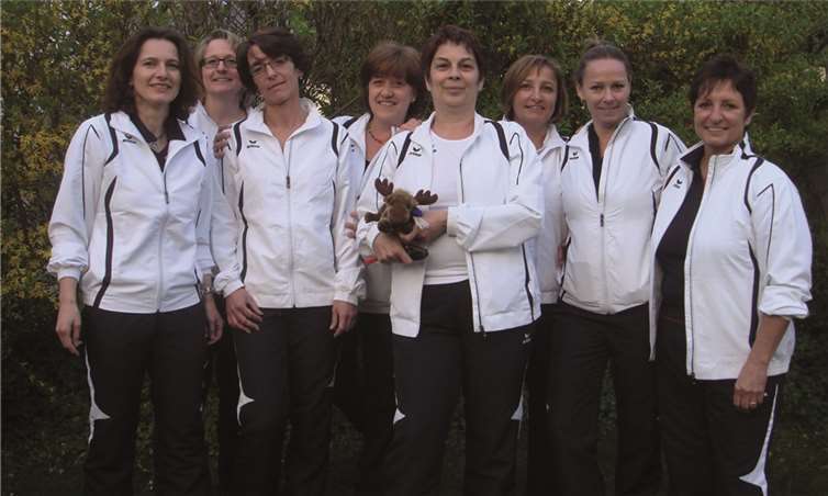 Damen40 v.l.: Andrea Mallmann, Marion Graf, Manuela Hopmeier, Renate Hoffmann, Petra Melzenbach, Christa Frömmgen, Ira Ditandy und Gisela Roos.privat