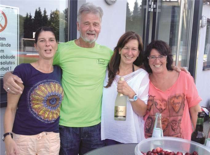 Damensieger v.l.n.r.: Heike Büdenbender, Karl-Werner Kunz, Sylvia Schäfer und Anne Loeber.