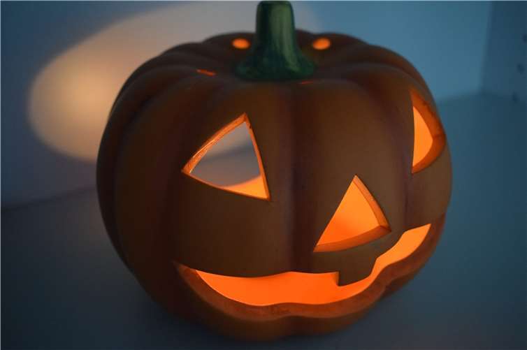 Damit Halloween schaurig-schön wird, braucht es auch beim Streichespielen gewisse Regeln. Foto: LKA Rheinland-Pfalz