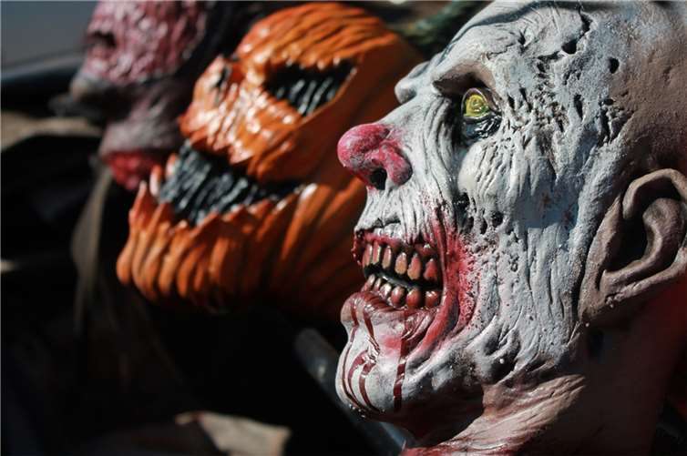 Damit am Morgen nach Halloween kein böses Erwachen droht, sollten auch beim Streichespielen gewisse Regeln eingehalten werden. / Symbolbild.Foto: Amber_Avalona/Pixabay