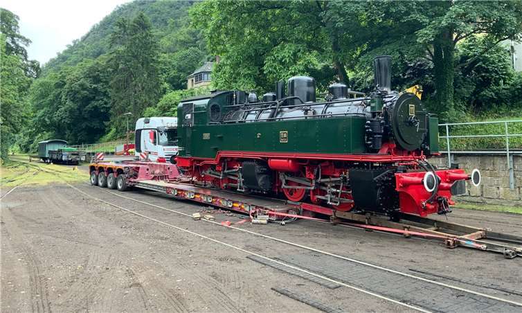 Dampflok 11sm wird nach Frankreich transportiert. Foto: Michael Hubner