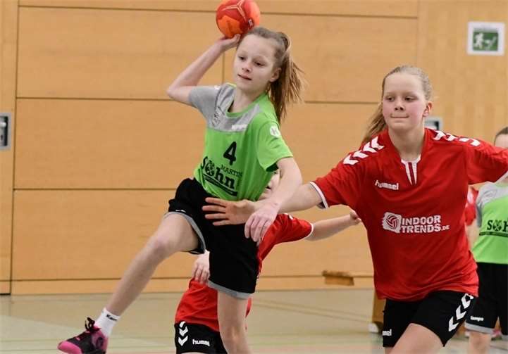 Dana beim Wurf aufs Tor. Foto: privat