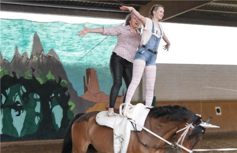 „Dana im Pferdetraumland IV“ wird am kommenden Wochenende auf Gut Waldau aufgeführt.  privat