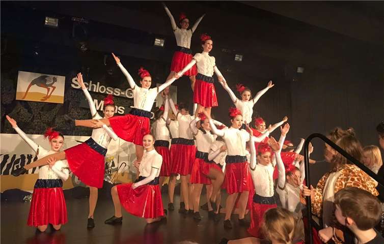 Spass pur auf Safari Tour Dance Infinity begeisterten die Kids mit ihrer fantastischen Bühnenshow.