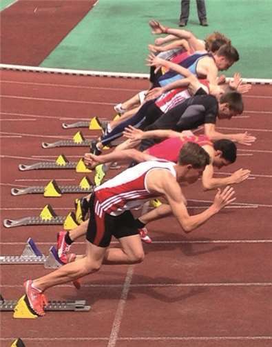 Daniel (3.v.vorne) beim Start bei den „Westdeutschen“. privat