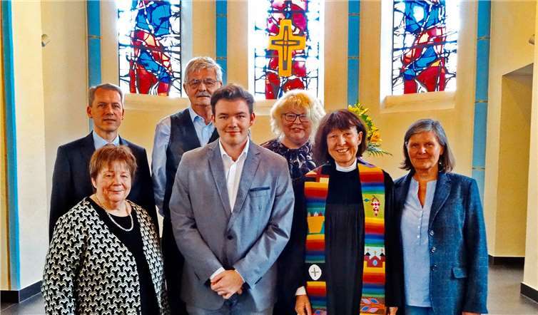 Daniel Andernach (Mitte vorne) wurde in Rahmen eines feierlichen Gottesdienstes in sein Amt eingeführt. Foto: privat