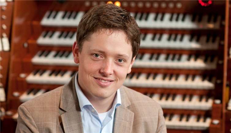 Daniel Beckmann wurde 2010 im Alter von 29 Jahren durch Karl Kardinal Lehmann zum Domorganisten an den Hohen Dom St. Martin zu Mainz berufen. Seither initiierte er die monatlichen Orgelmatineen und den Internationalen Orgelsommer und plant gemeinsam mit dem Bischöflichen Domkapitel einen Domorgelneubau. Nach Lehrverpflichtungen an der Musikhochschule Detmold und den Universitäten von Paderborn und Mainz wurde ihm 2016 eine Honorarprofessur für künstlerisches Orgelspiel und liturgisches Orgelspiel/Improvisation an der Hochschule für Musik Mainz übertragen. Privat