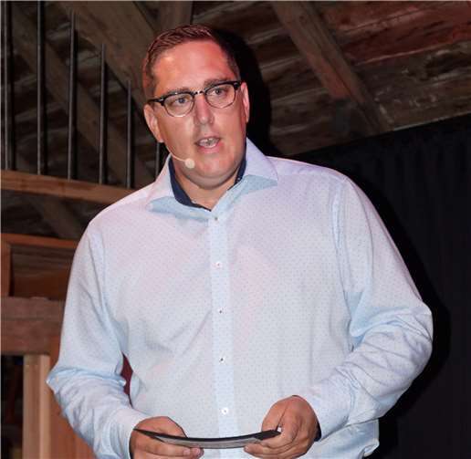 Daniel Oster, Buchautor, Speaker und Coach organisierte in Knebel’s Scheune die 1. Eifler Comedy-Night für einen guten Zweck.