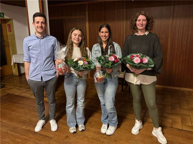Daniel Preußner, Jugendprinzessin Leticia I. (Lopez), Hofdame Saskia (Hansen) und Astrid Küster.  Foto: René Göttlicher