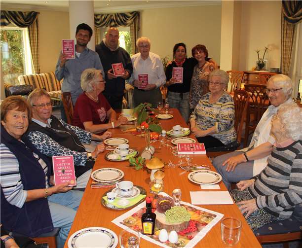 Daniel Robbel und Dirk Unschuld bereiteten den Senioren einen schönen Nachmittag. Foto: privat