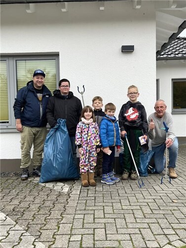 Daniel Weber, Jonathan Deggendorfer, Linea Weber, Valentin Müller, Christian & Matthias Adams & Olaf Wulf.  Foto: Simone Müller