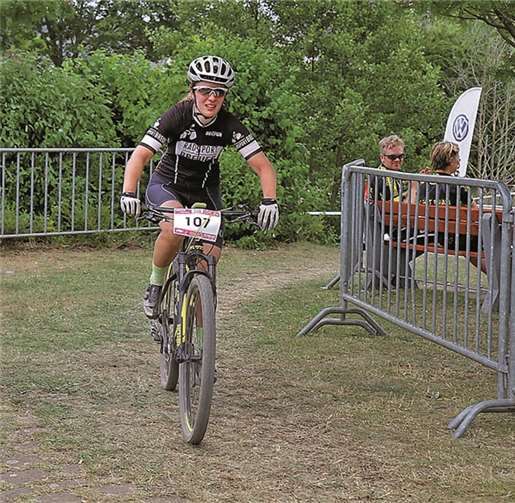 Daniela Gerhards bei Zielankunft. Reinhold Anton