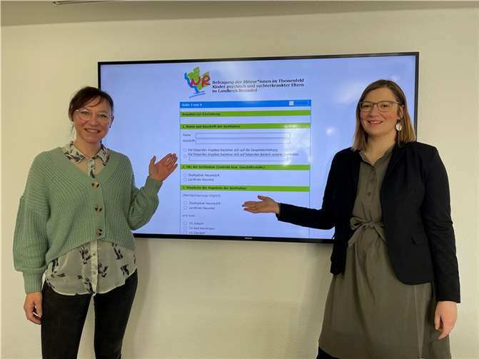 Daniela Kiefer (links) und Stefanie Breßler vom Kreis-Jugendamt wollen sich einen noch genaueren Einblick in die Bedürfnisse von Kindern sucht- oder psychisch kranker Eltern verschaffen und hoffen auf möglichst viele Teilnehmer an ihrer Online-Befragung.