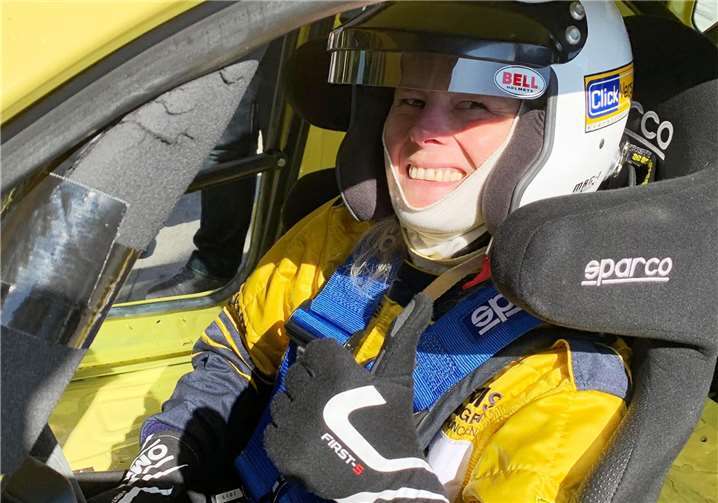 Daniela Scheller im Cockpit.